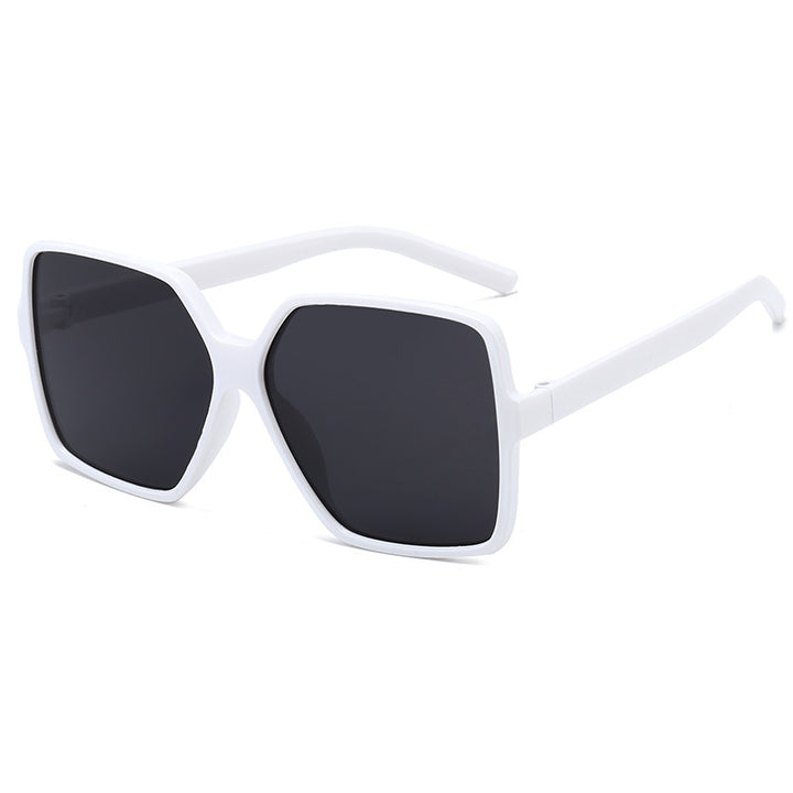 Dame oversized kvadratisk solbrille med elegant ramme Skanto