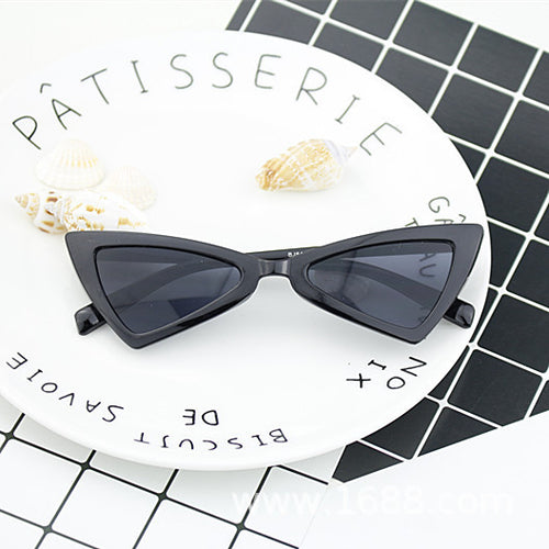 Dame modische Cat-Eye solbriller med elegant design Skanto