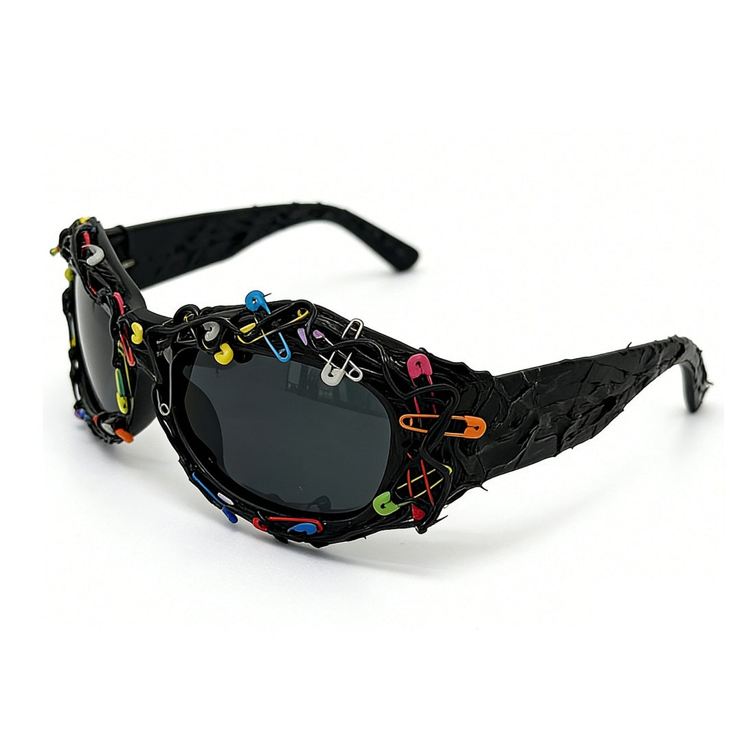 Dame kreativt statement-solbrille med iøynefallende design Skanto