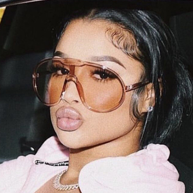 Dame futuristisk gjennomsiktig solbrille med elegant form Skanto
