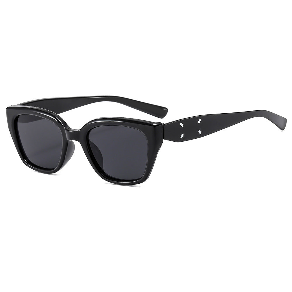 Women's unique sunglasses with eye-catching shaped frame Skanto