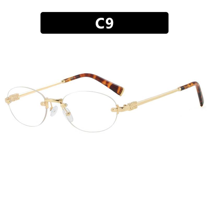 Women's Fashionable Sunglasses with Oval Frame and Elegant Accents Skanto