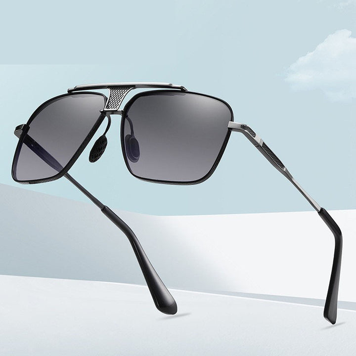 Dame Kvadratisk Solbrille med stilfull metallramme og høykvalitets UV-beskyttelse Skanto