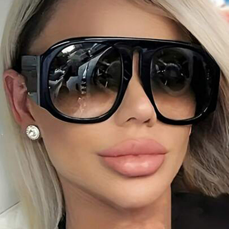 Dame trendy oversized solbriller med moteriktig fargeovergang Skanto
