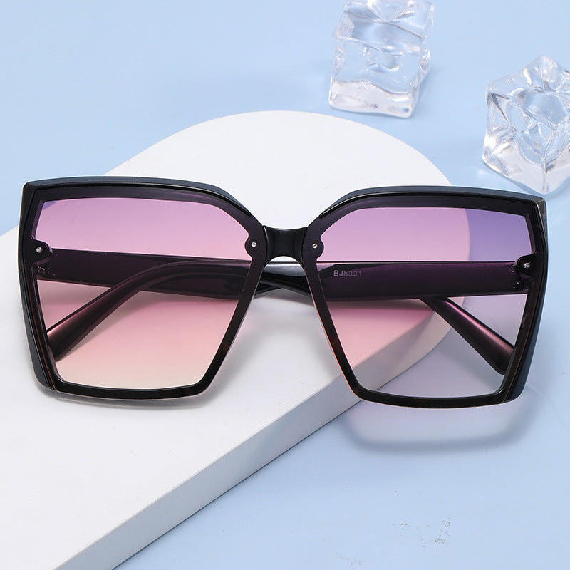 Damer Oversized Solbrille med moderne skilpaddedesign Skanto