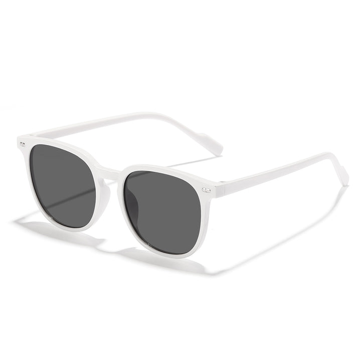 Dame fashionable solbriller med transparent ramme og høy kvalitet linser Skanto