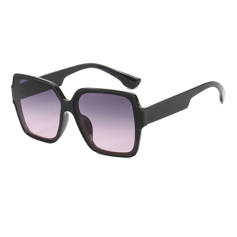 Dame kvadratisk solbrille med unik, stilfull ramme Skanto