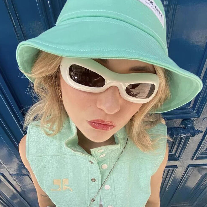 Women's retro-inspired sunglasses with stylish frame and UV protection Skanto