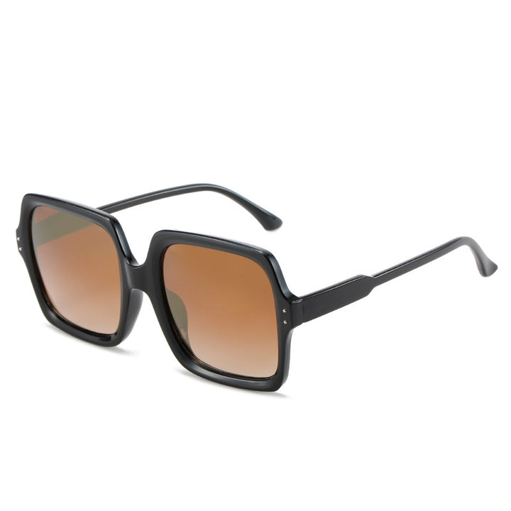 Dame kvadratisk moderne solbrille med polarisert glass Skanto