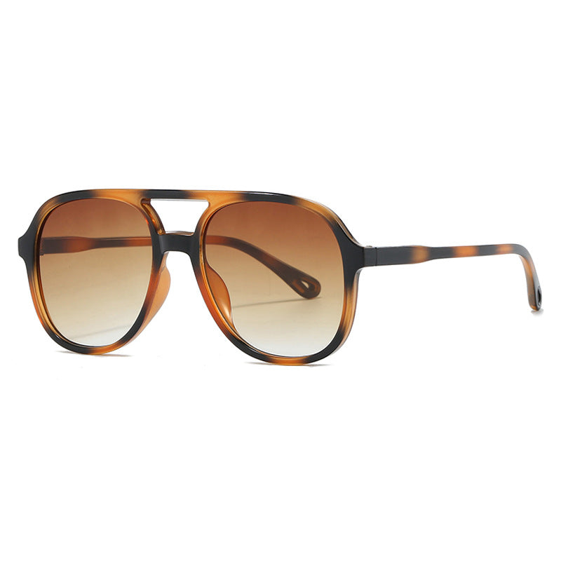 Women's fashion sunglasses with an extraordinary square frame Skanto