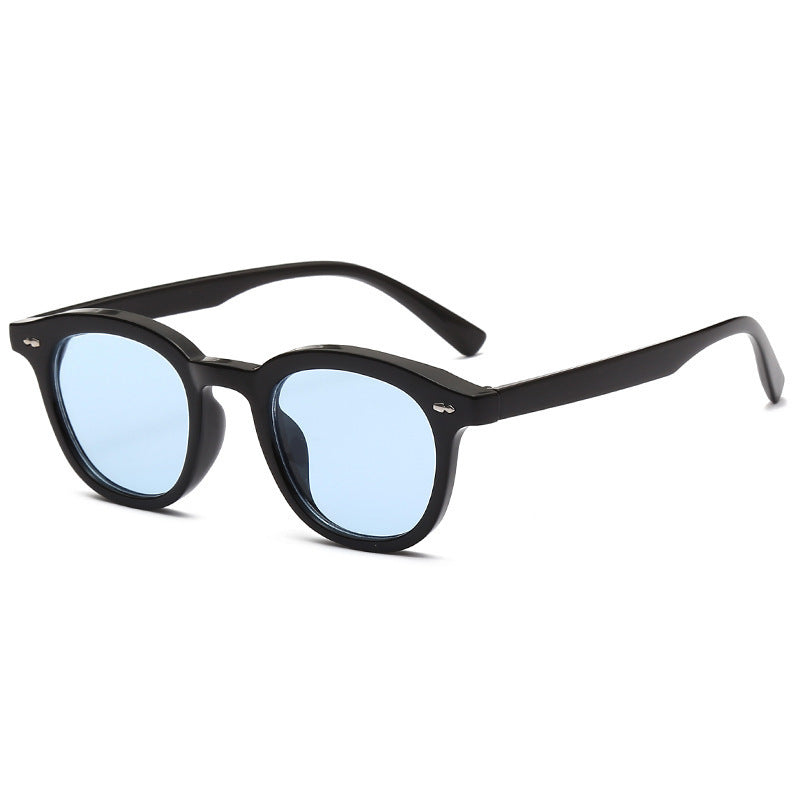 Women's stylish sunglasses with classic retro design Skanto