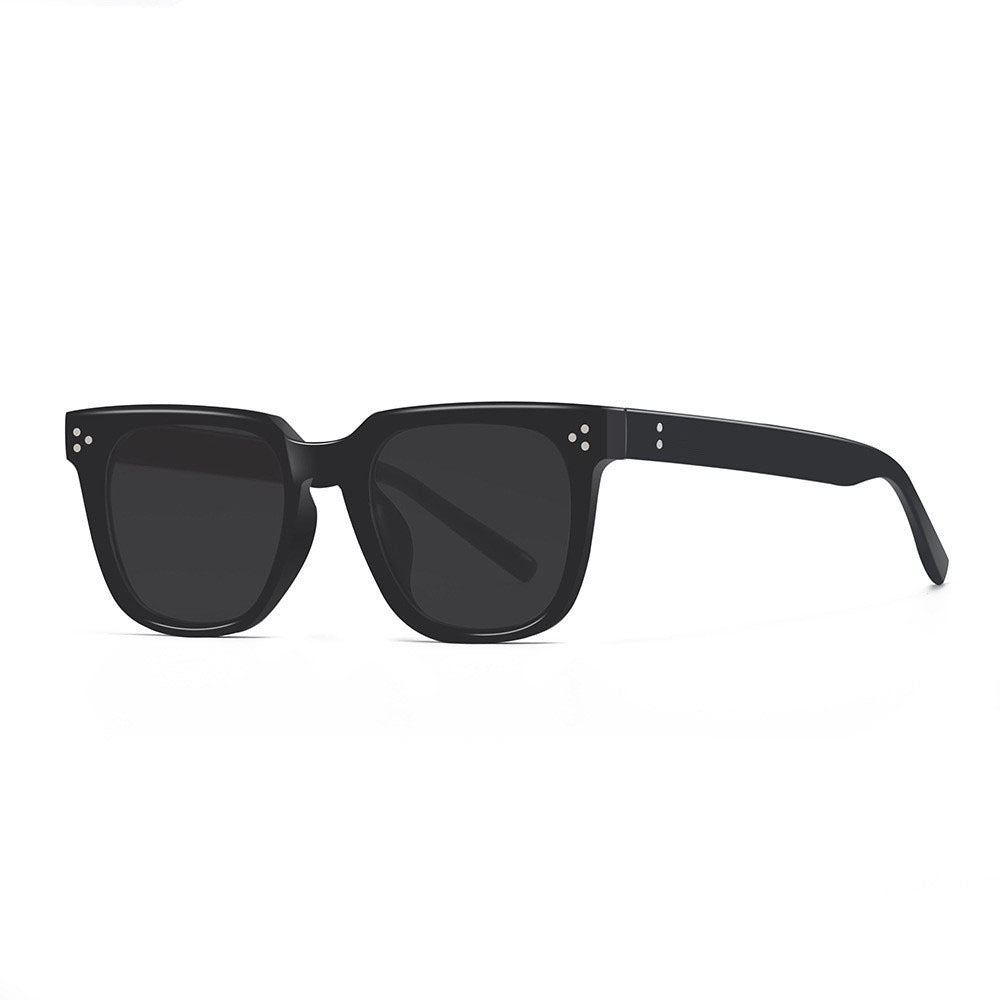 Dame fashionable solbrille med robust ramme og UV-beskyttelse Skanto