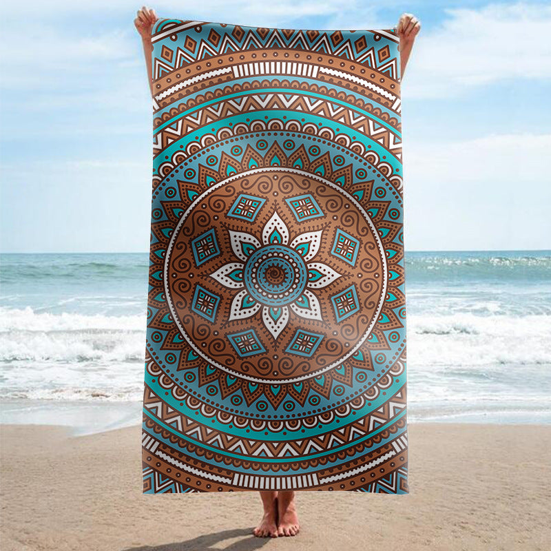 Strandhåndkle med kunstferdig mandala-design Skanto