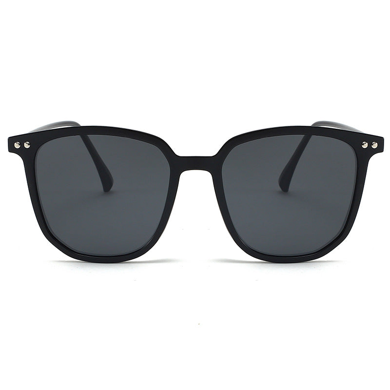 Dame moteriktig oversized solbrille med robust ramme og UV-beskyttelse Skanto