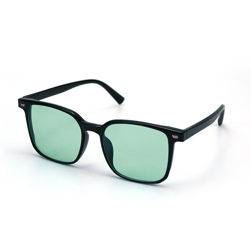 Dame Kvadratisk Solbrille med moderne aksenter Skanto