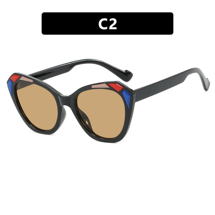Women's cat-eye sunglasses with fashionable details Skanto
