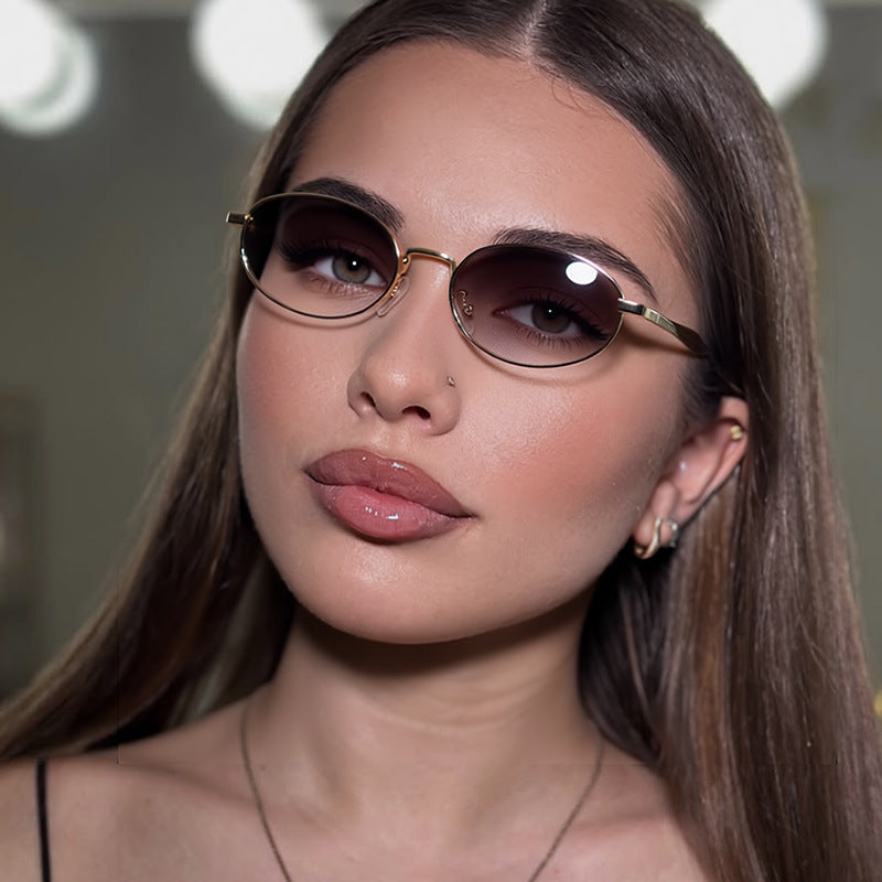 Women's robust round sunglasses with mirrored lenses Skanto
