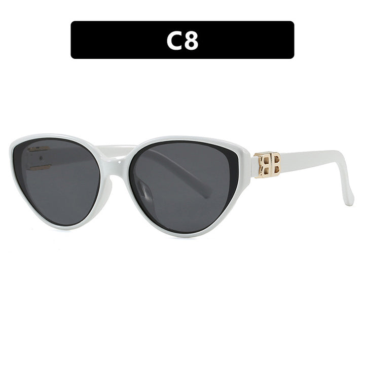 Dame modische Cat-Eye solbriller med elegant metallramme og UV-beskyttelse Skanto