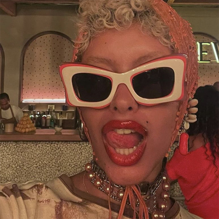 Women's oversized sunglasses in extravagant design Skanto