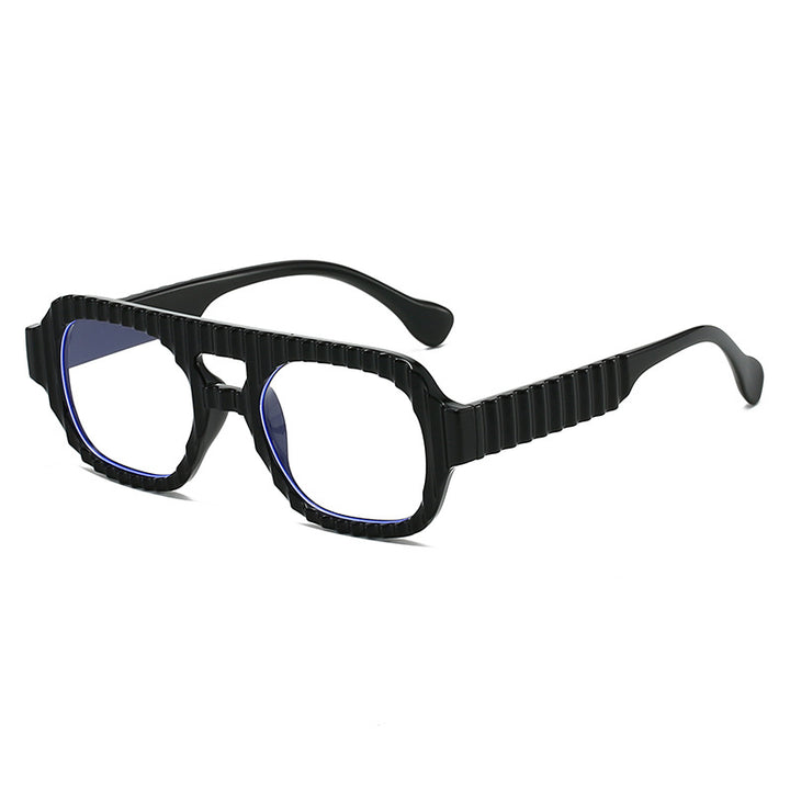 Dame moteriktig solbrille i futuristisk design med strukturert ramme Skanto