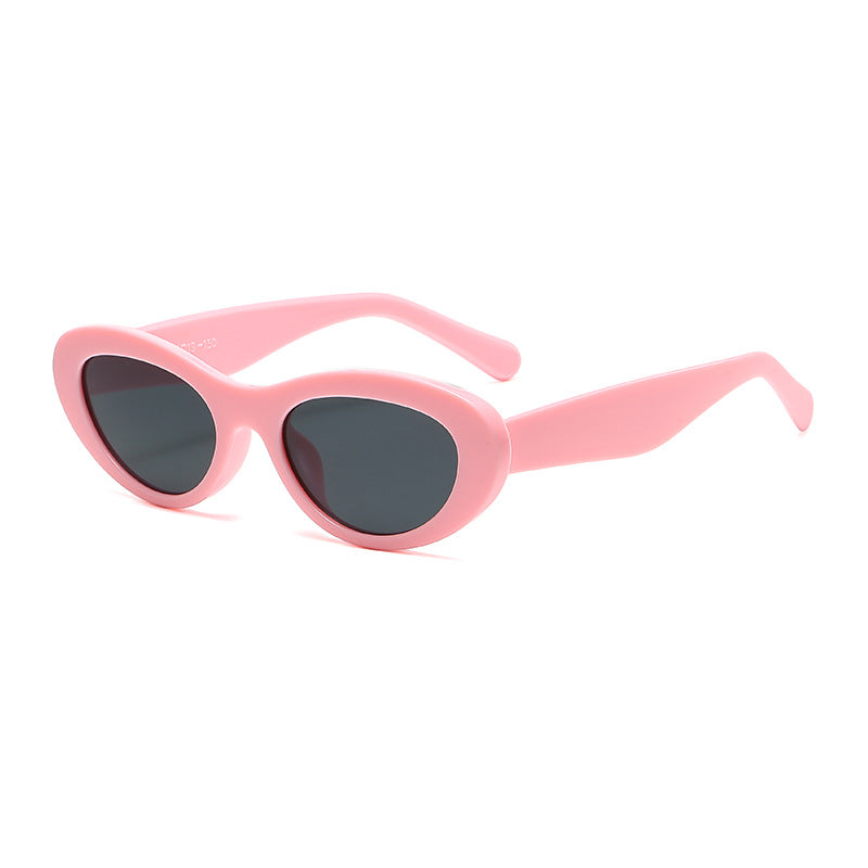 Dame moteriktig solbrille i elegant cat-eye stil Skanto