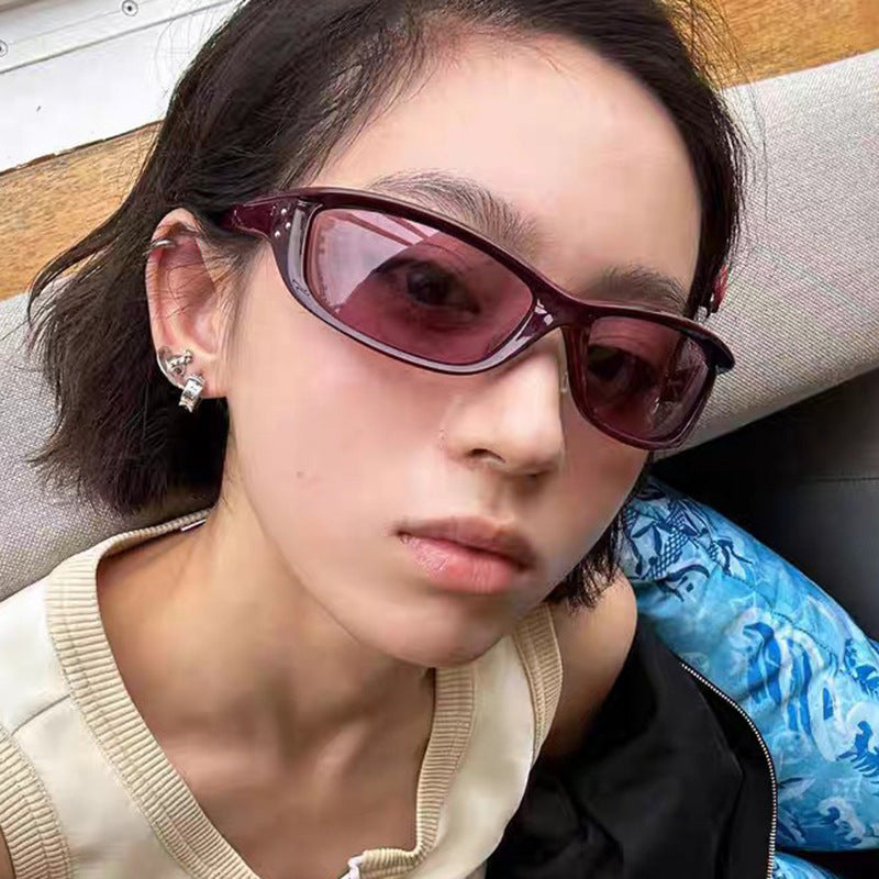 Women's Sporty Sunglasses with Ergonomic Frame and UV Protection Skanto
