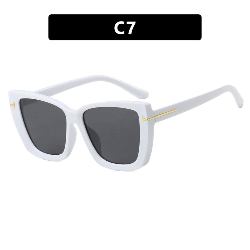Women's large sunglasses in modern design with trendy tortoise pattern Skanto