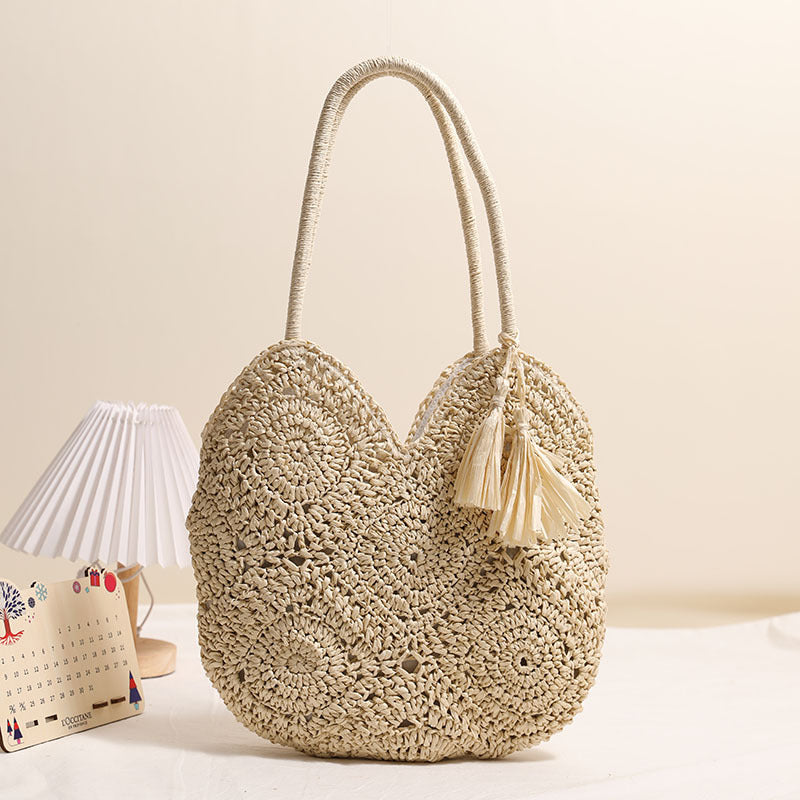 Handmade straw bag with textured design Skanto