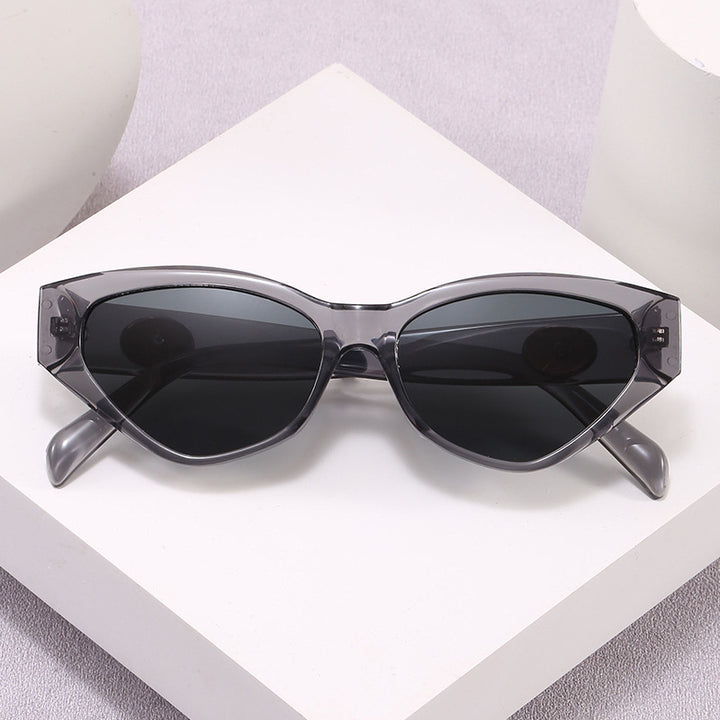 Dame trendy solbriller i elegant design Skanto