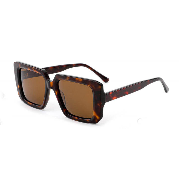 Dame solbrille i stilrent, firkantet design med UV-beskyttelse Skanto