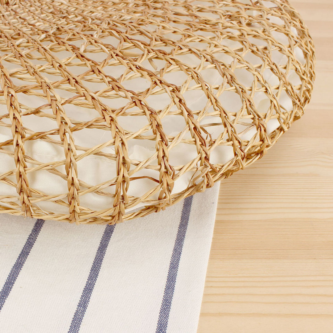 Basket bag with elegant round handle and handmade design Skanto