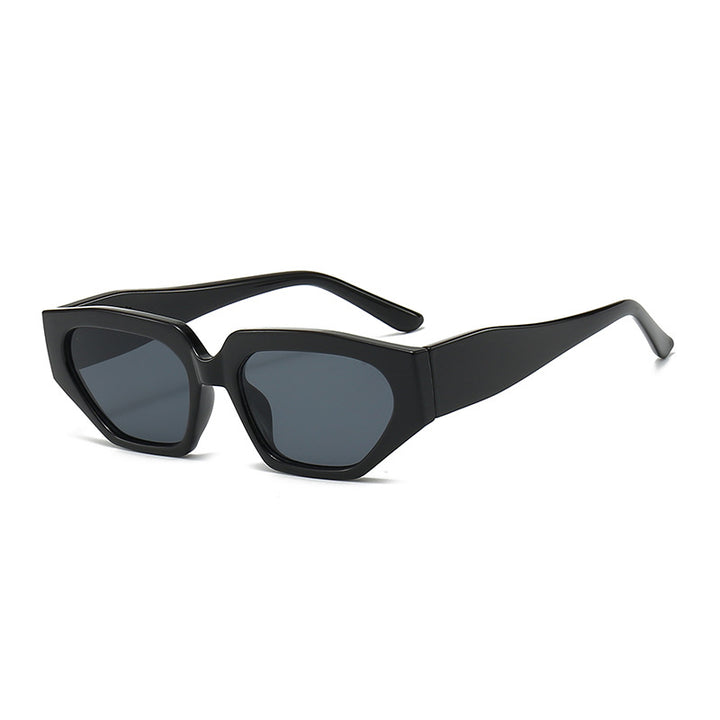Dame Modisk solbrille i innovativ polygonal design Skanto
