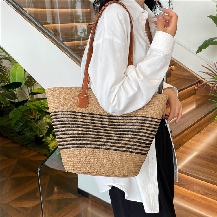 Strandveske med elegant flettet design Skanto
