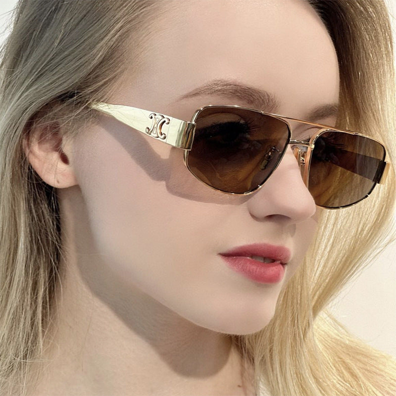 Women's sunglasses with elegant and sporty design Skanto