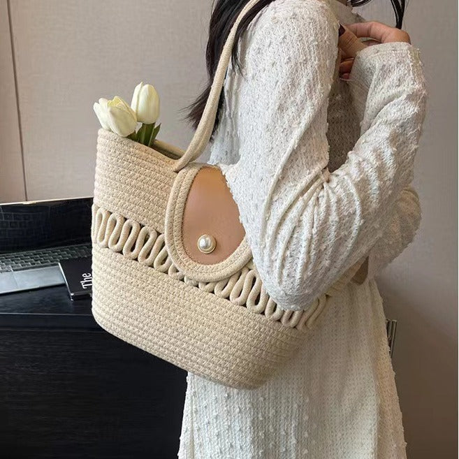 Handmade basket bag with elegant leather details Skanto