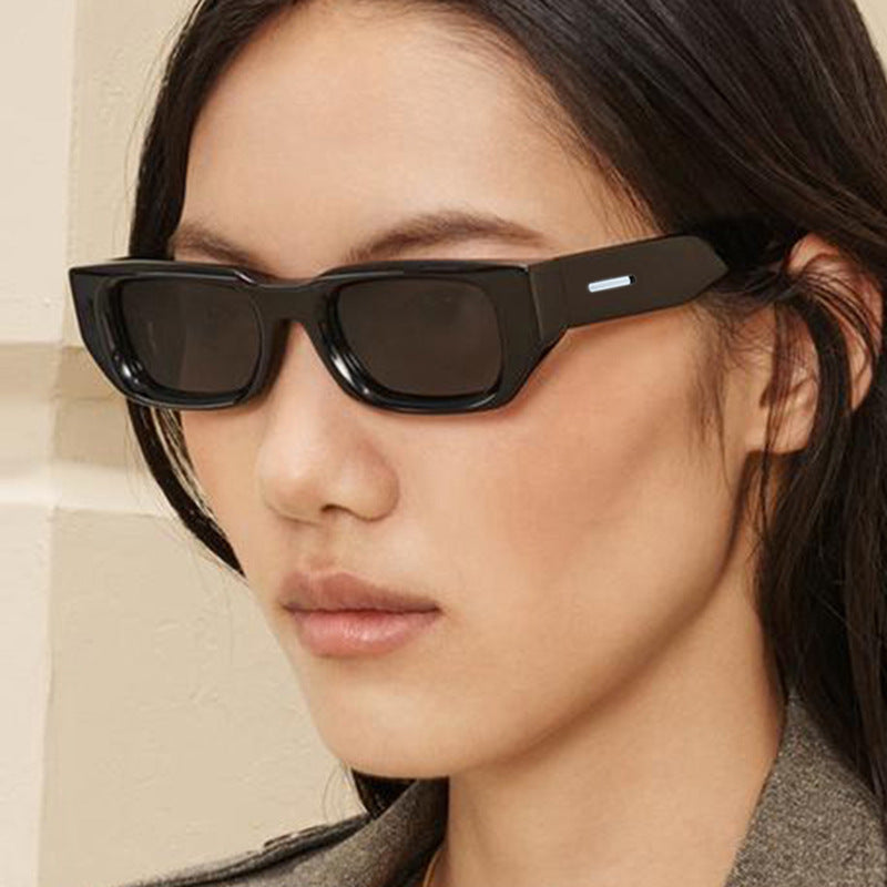 Women's trendy sunglasses with innovative transparent frame and polarized lens Skanto