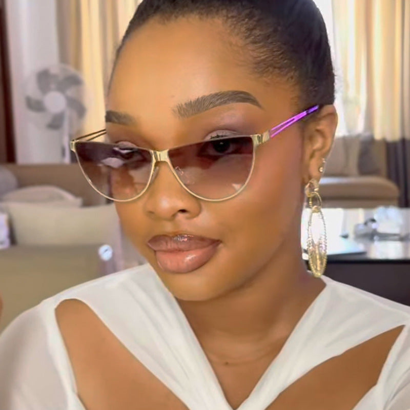 Women's Cat-Eye Sunglasses with Stylish Metal Frame and Protective UV Filter Skanto