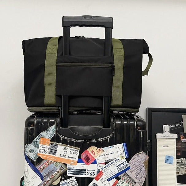 Romslig sport- og reiseveske med vannavvisende materiale Skanto