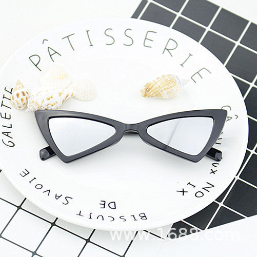 Dame modische Cat-Eye solbriller med elegant design Skanto
