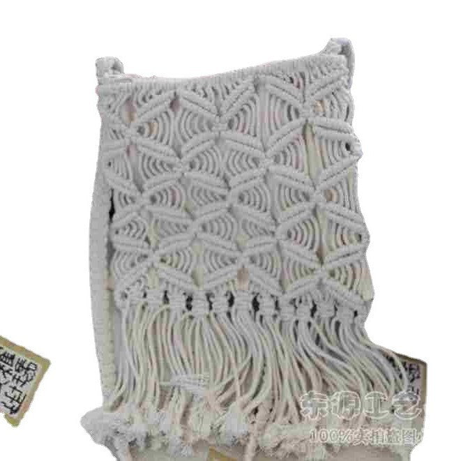Hand-knotted macrame bag with fringes Skanto
