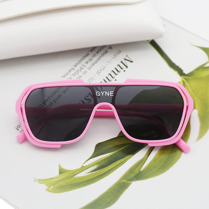 Dame Sporty solbrille med moderne design Skanto