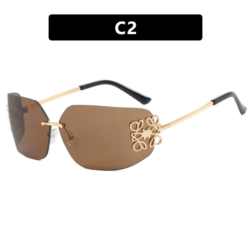 Women's extravagantly designed sunglasses with elegant decorations Skanto