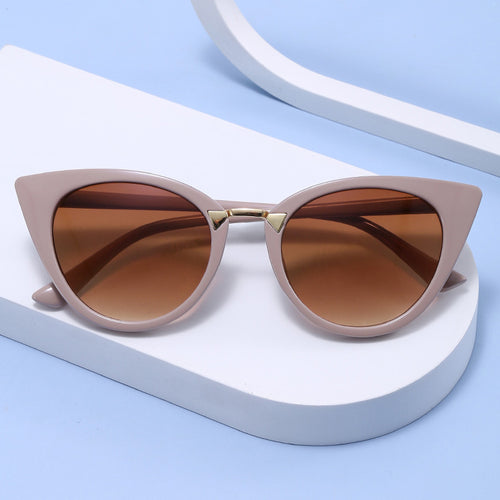 Dame Cat-Eye solbrille med elegant gull detaljer Skanto
