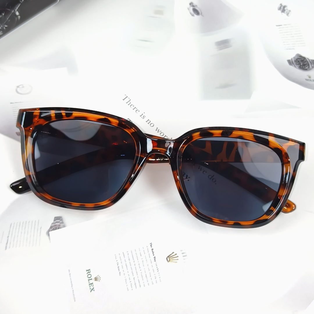 Dame Cat-Eye solbriller med moderne design Skanto