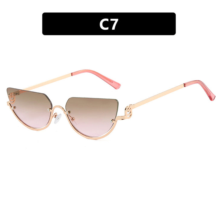 Women's Cat-Eye Sunglasses with Gold Metal Frame and UV Protection Skanto