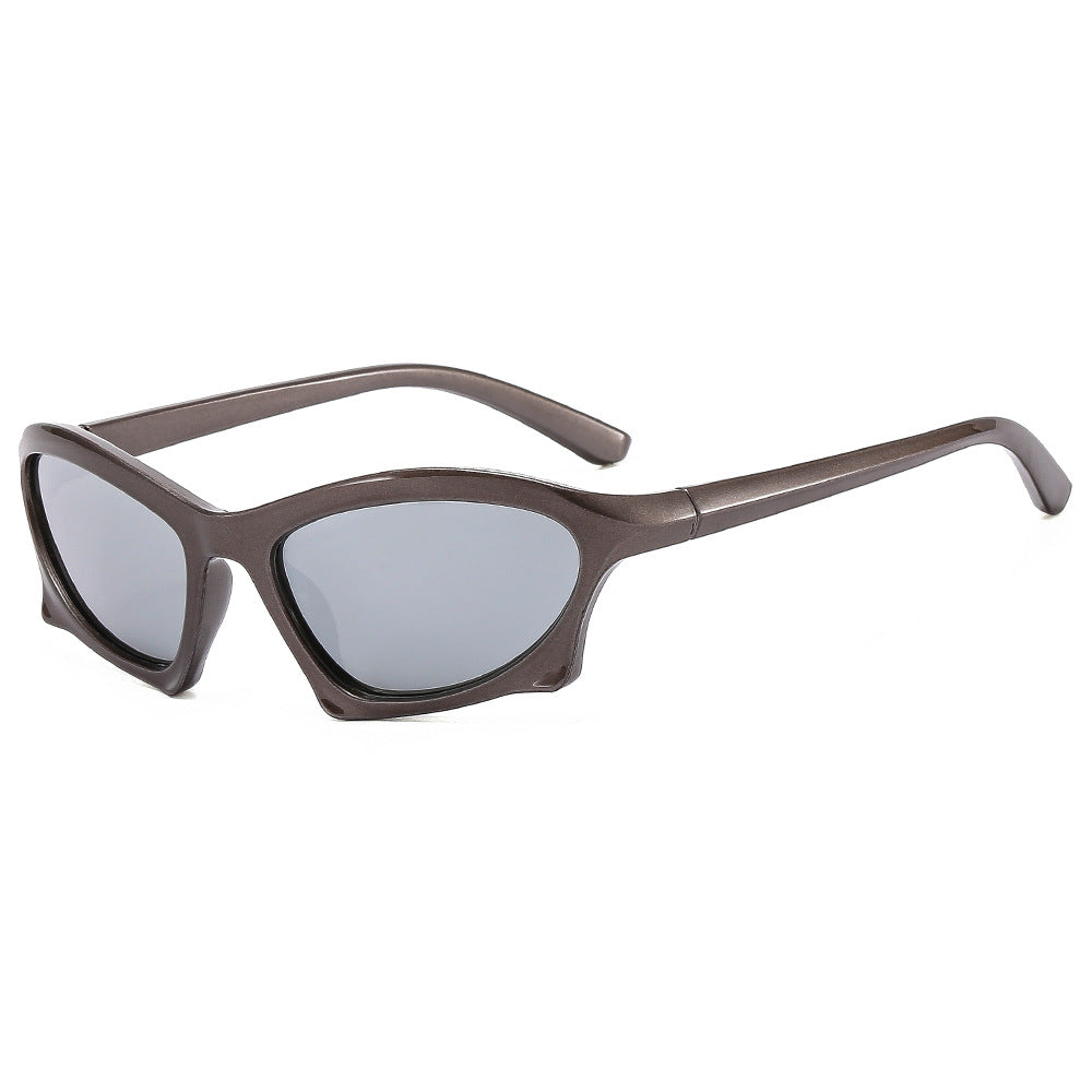 Dame sporty solbriller i trendy design Skanto