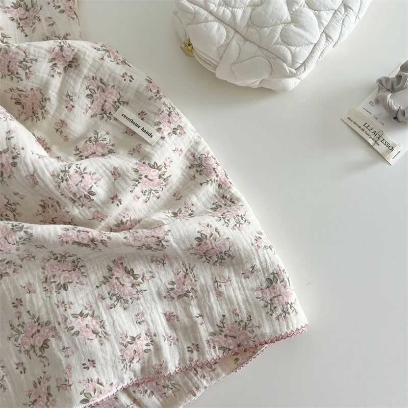Unisex Bomull Muslin Teppe med Blomsterdesign og Volangdetaljer Skanto