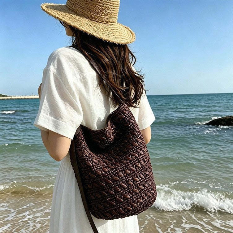 Handmade shoulder bag in high-quality natural material Skanto