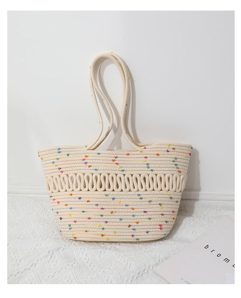 Elegant Handmade Beach Bag with Fine Weave Pattern Skanto