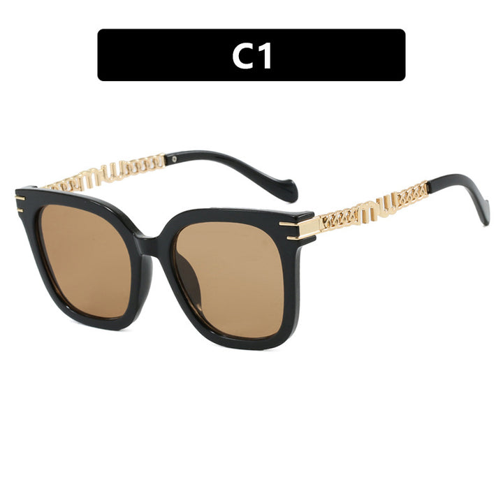 Women's trendy square sunglasses with elegant frame and stylish gold accent Skanto